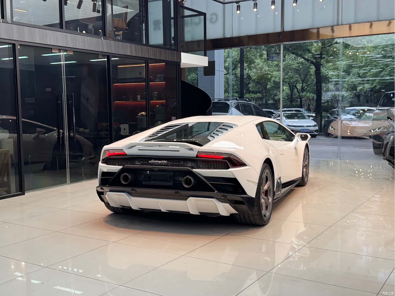 Lamborghini Huracán, 2022 6