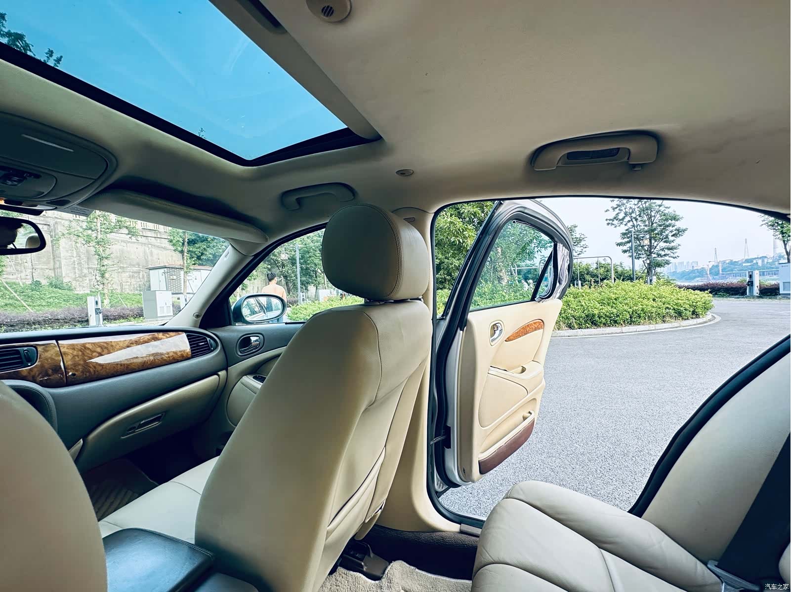 Jaguar S-TYPE, 2005 9