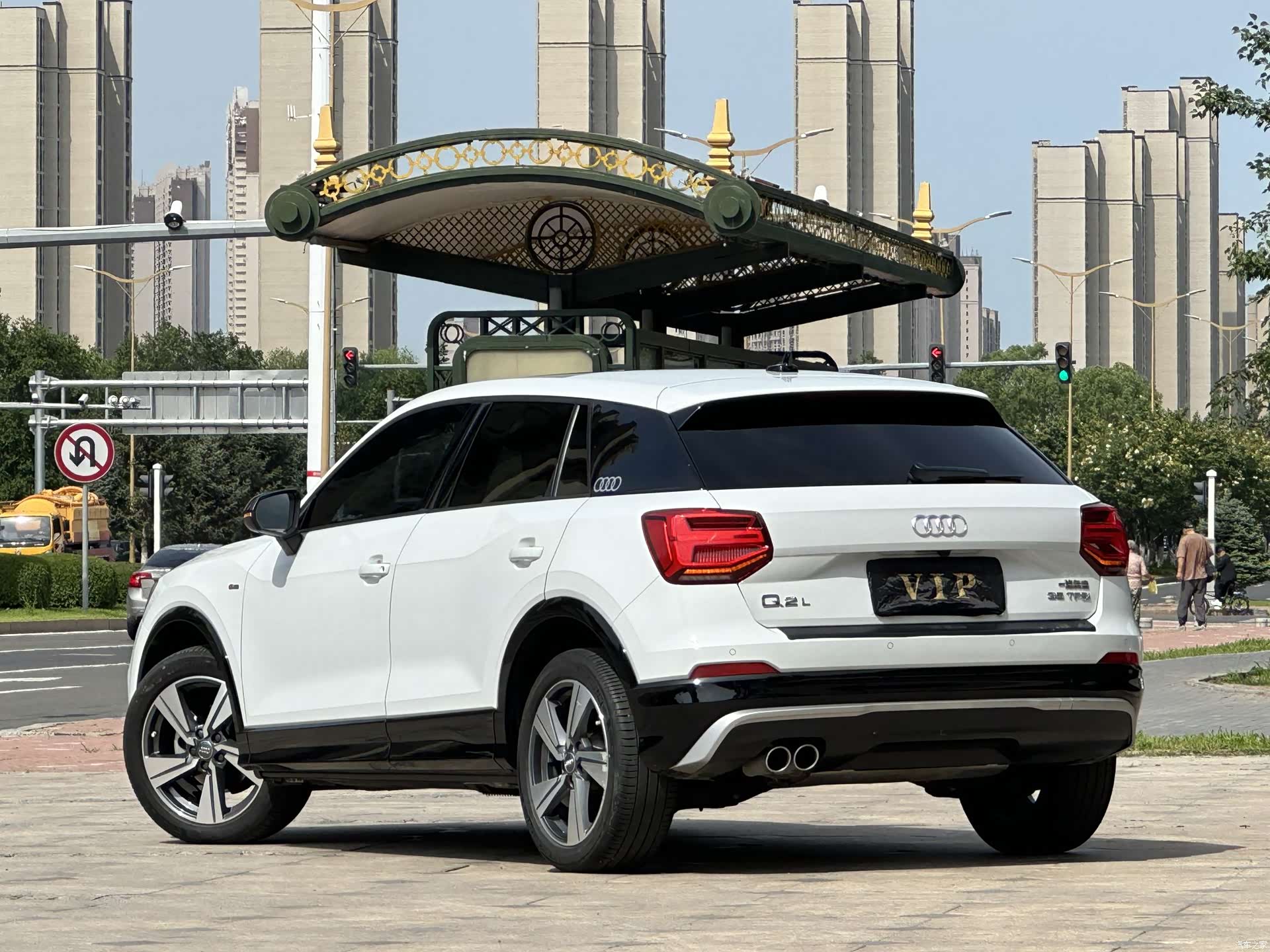 Audi Q2L, 2020 8