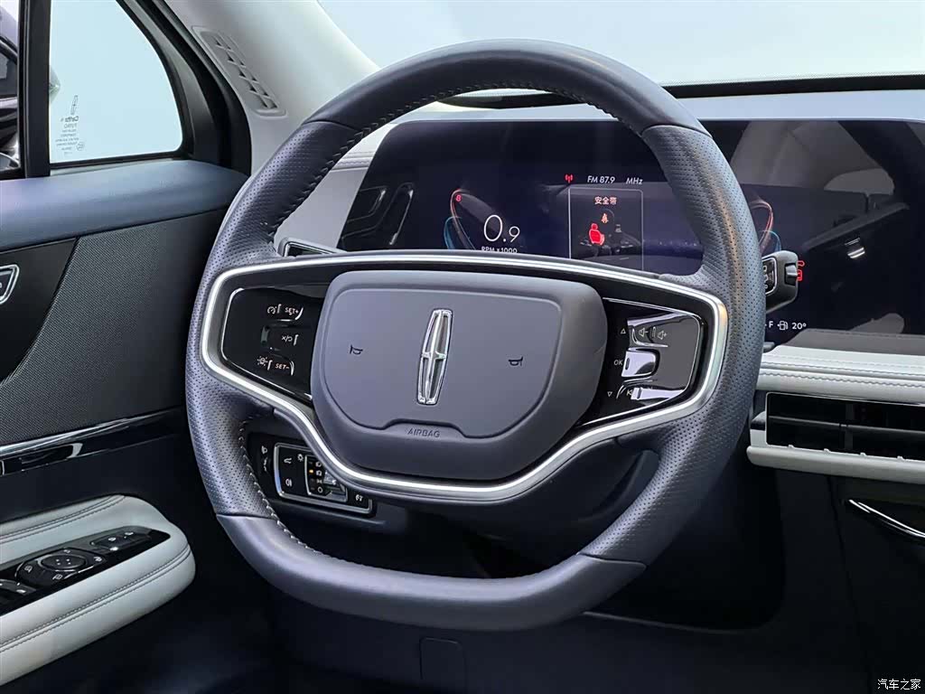 Lincoln Corsair, 2025 16