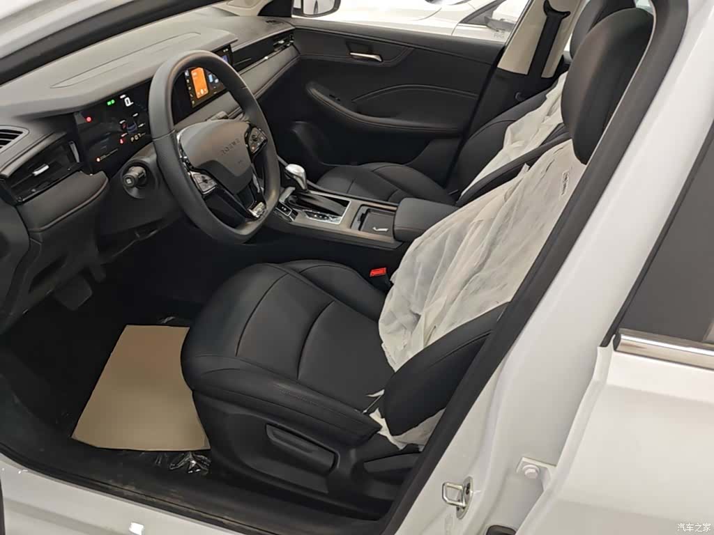 Roewe i5, 2025 15