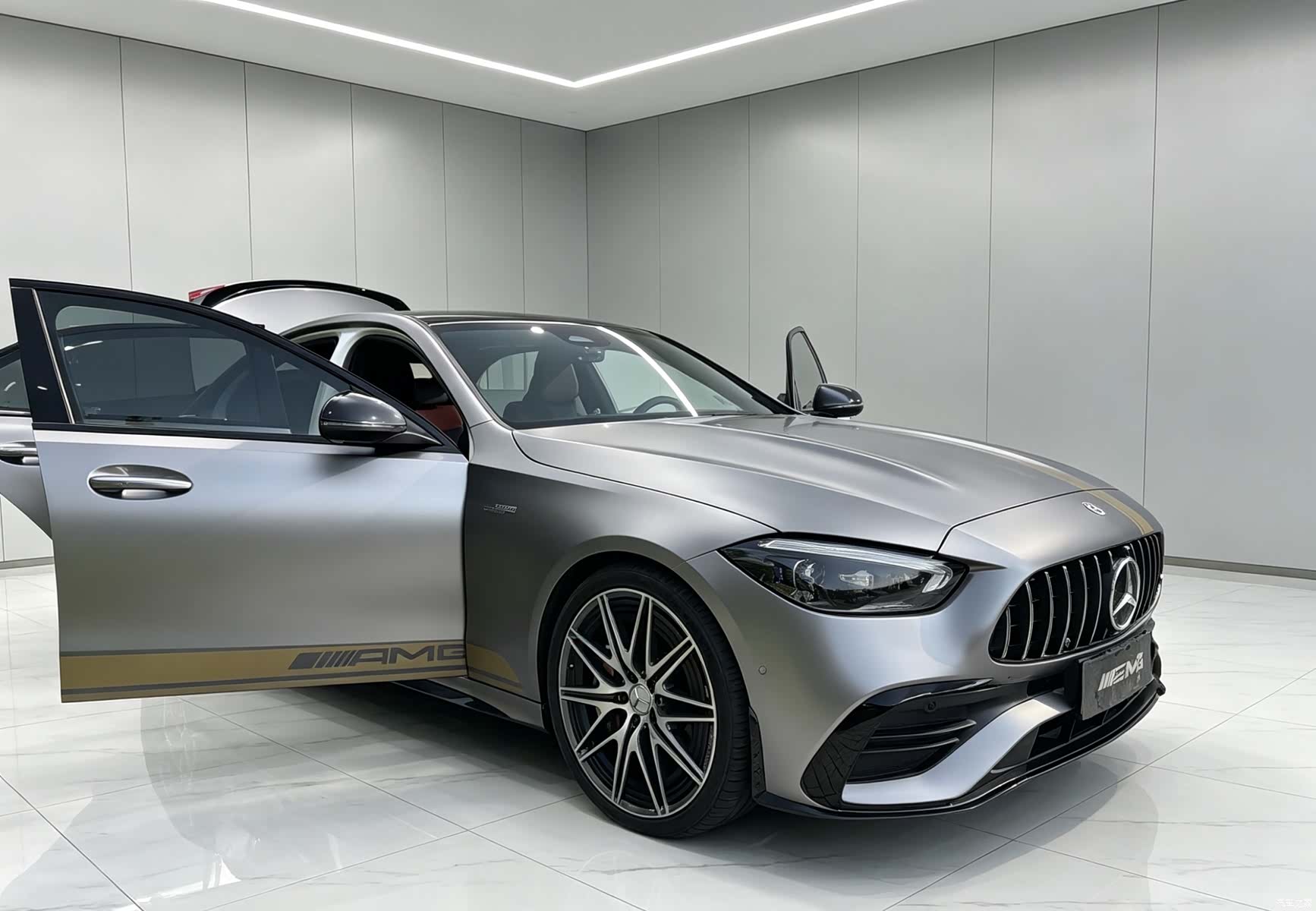 Mercedes-Benz C-Class, 2024 4