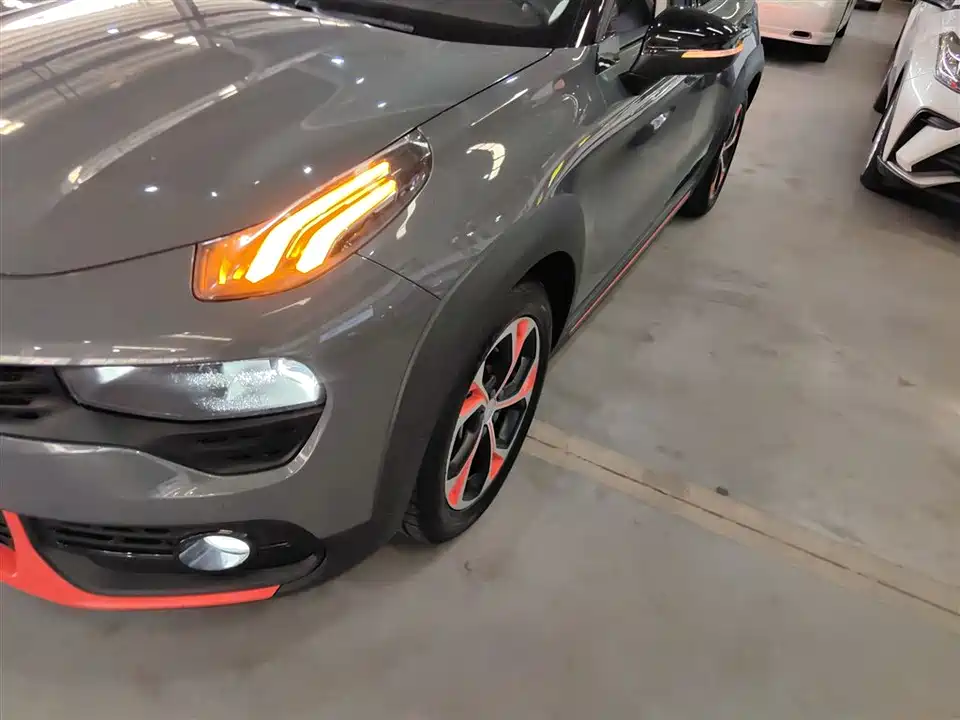Lynk & Co 02
