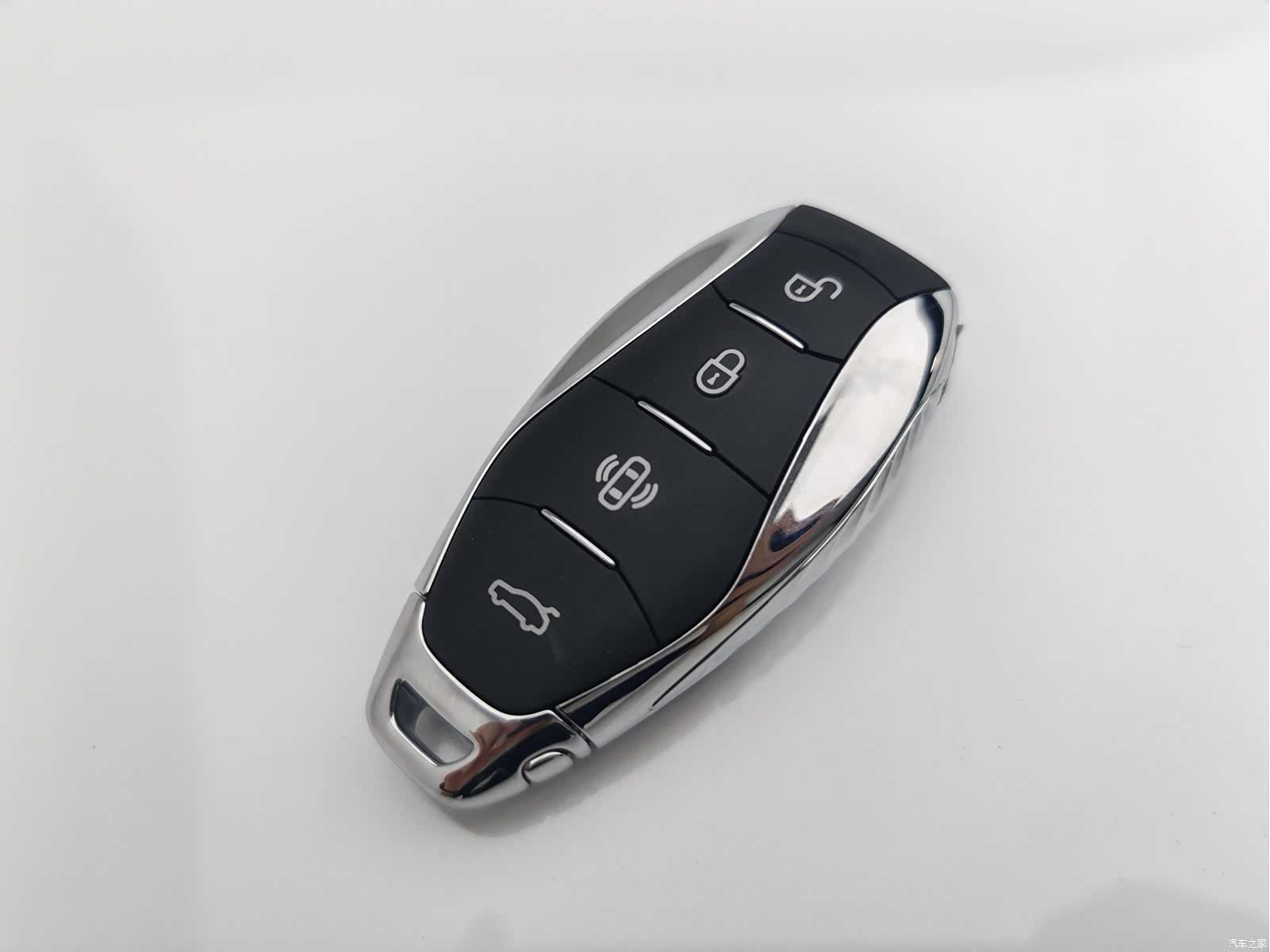 Hongqi HS3, 2026 20