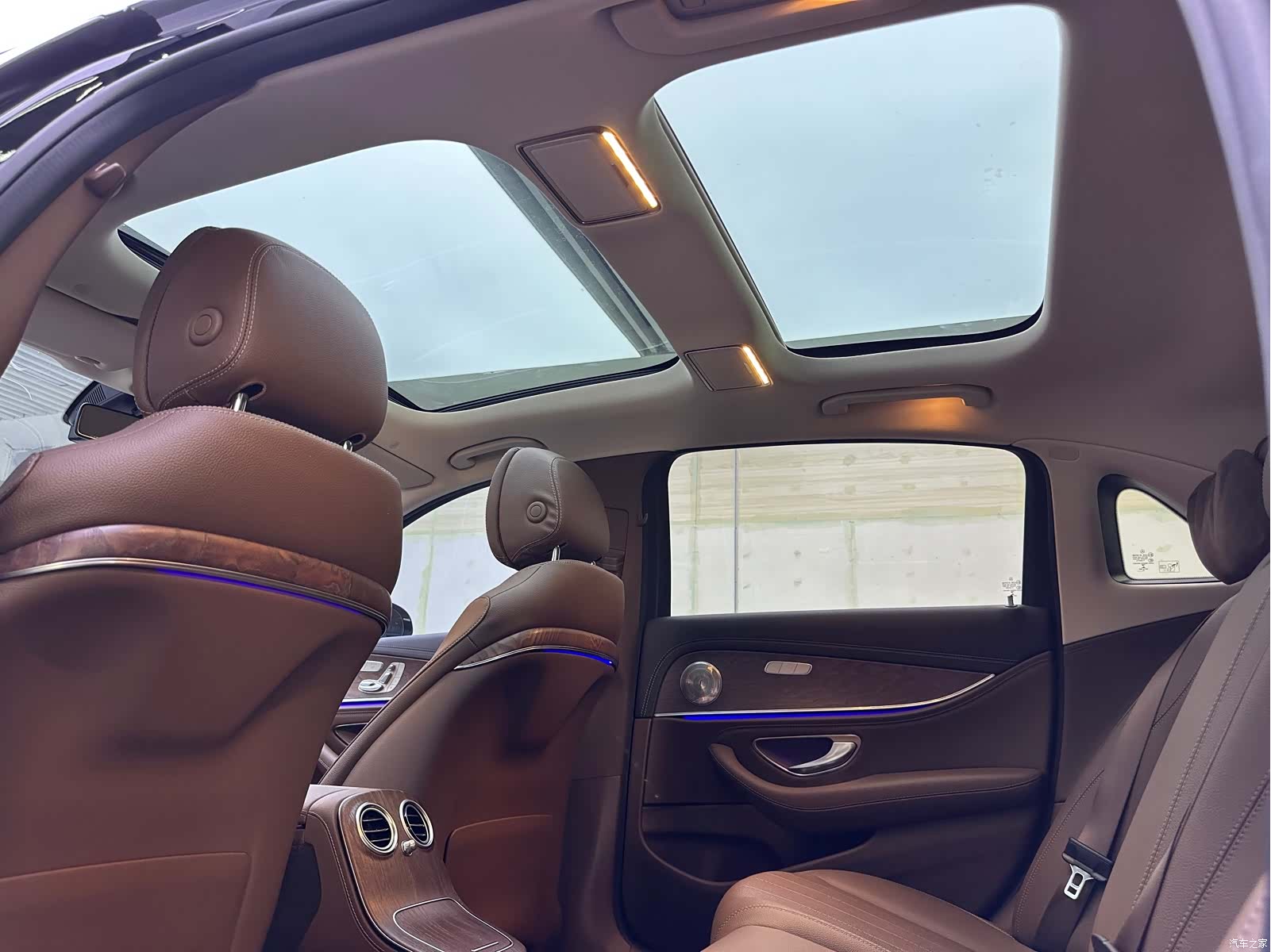 Mercedes-Benz E-Class, 2022 14