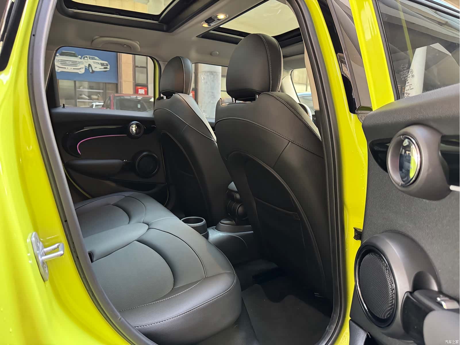 Mini Cooper, 2023 15
