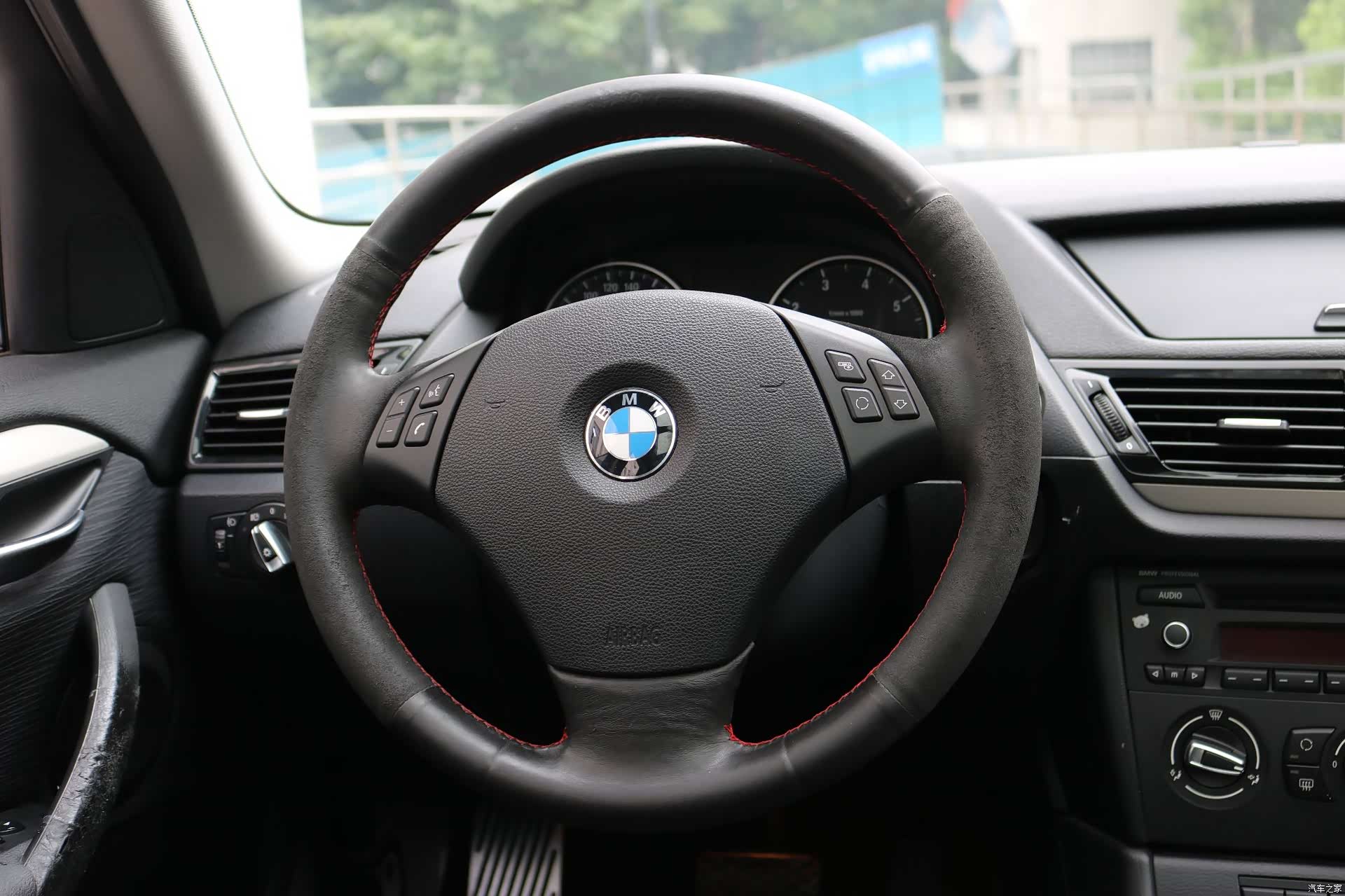 BMW X1, 2012 10
