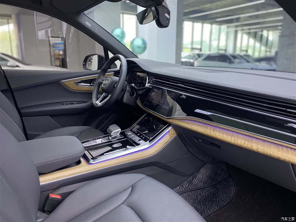 Audi Q7, 2022 9