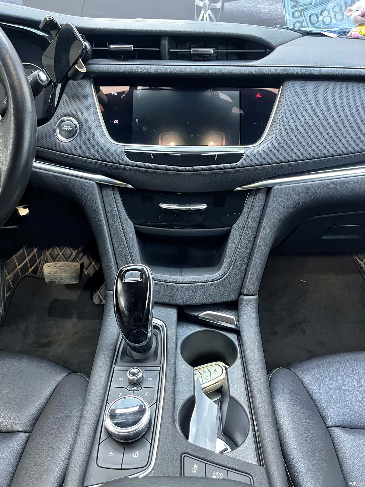 Cadillac XT5, 2022 все фото