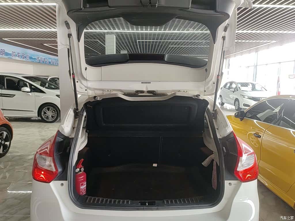 Ford Focus, 2015 19