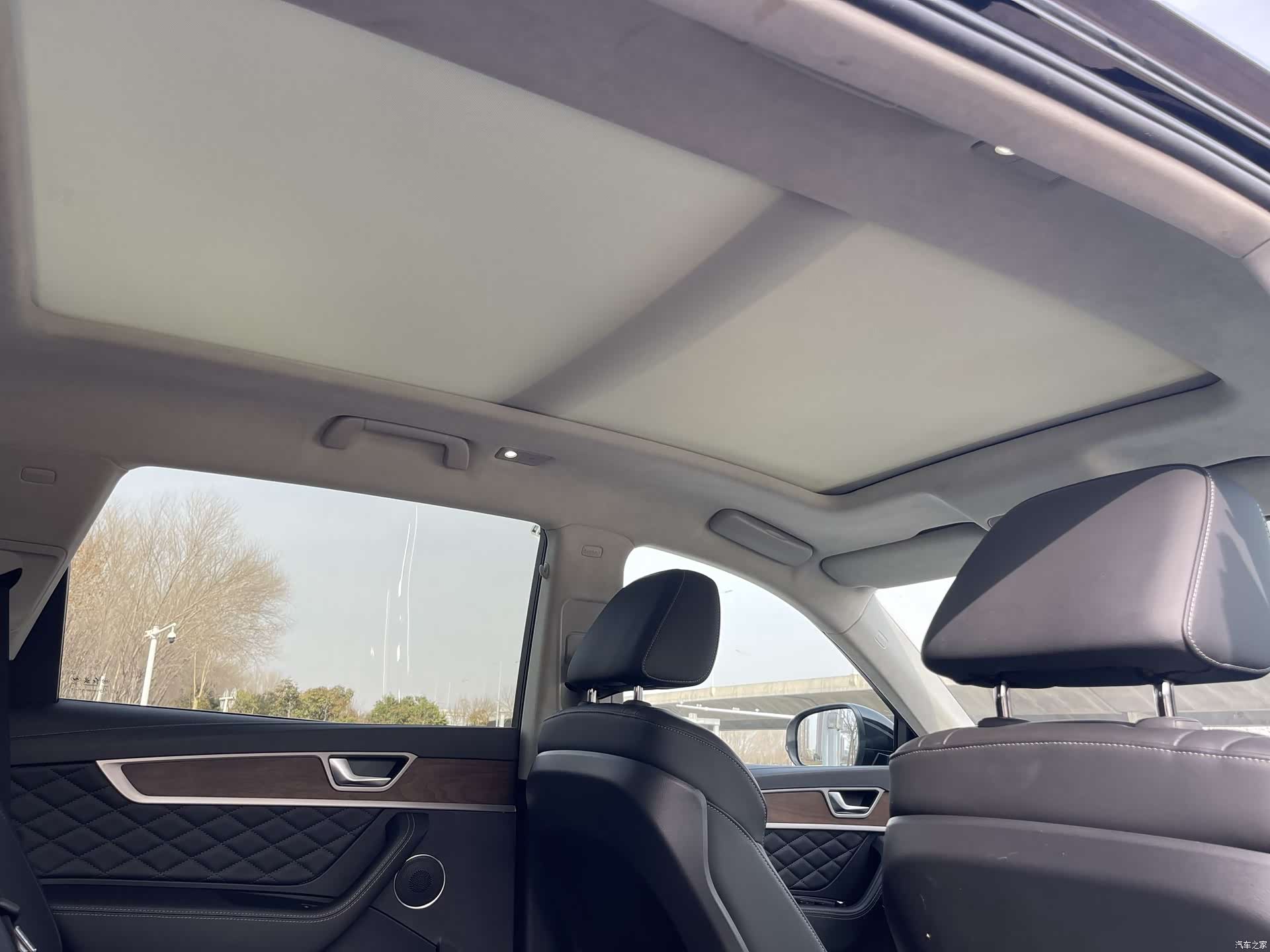 Hongqi HS7, 2022 23