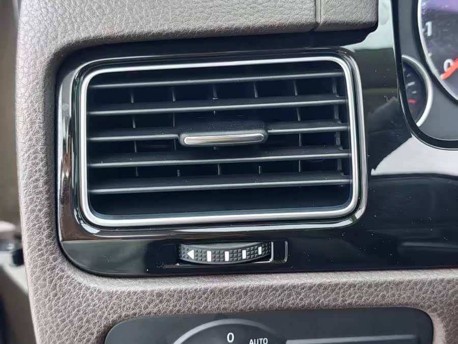 Volkswagen Touareg 2017, фото 6