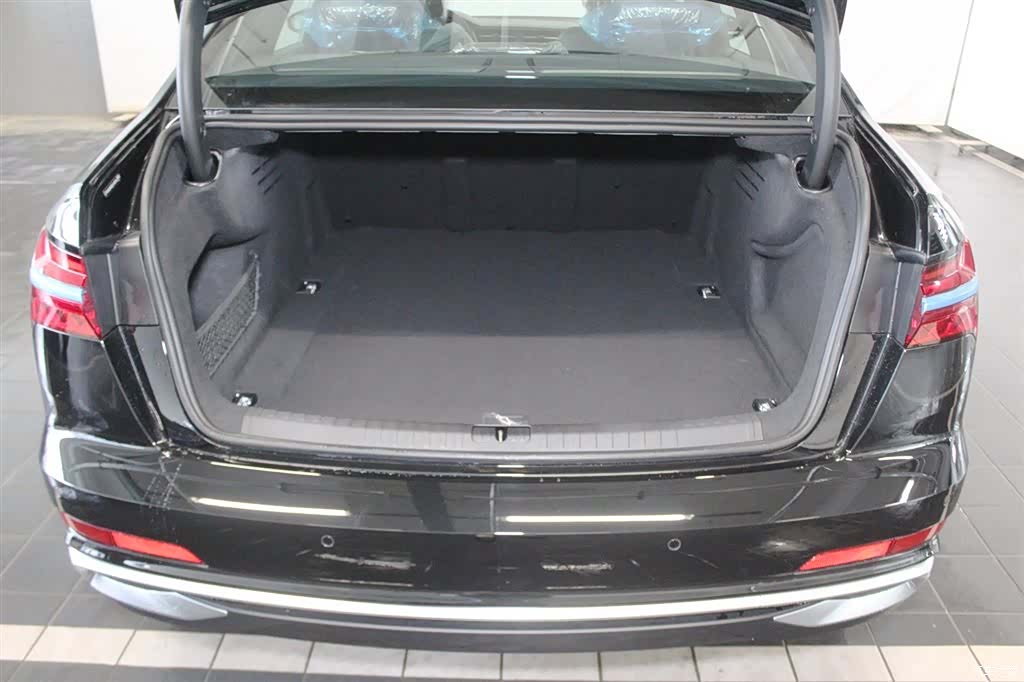 Audi A6L, 2026 7