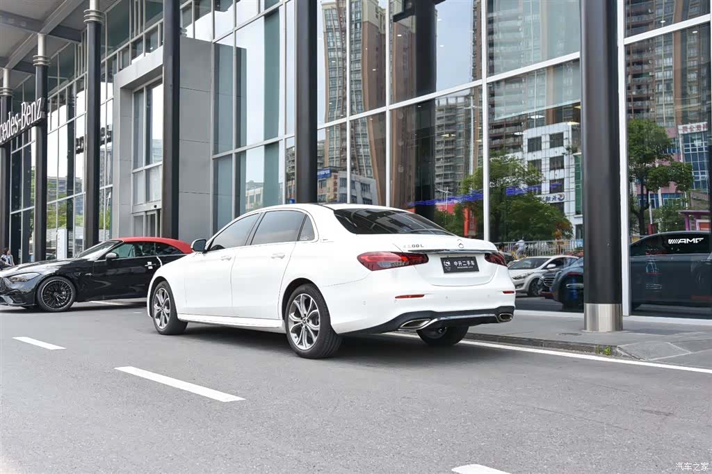 Mercedes-Benz E-Class, 2022 4