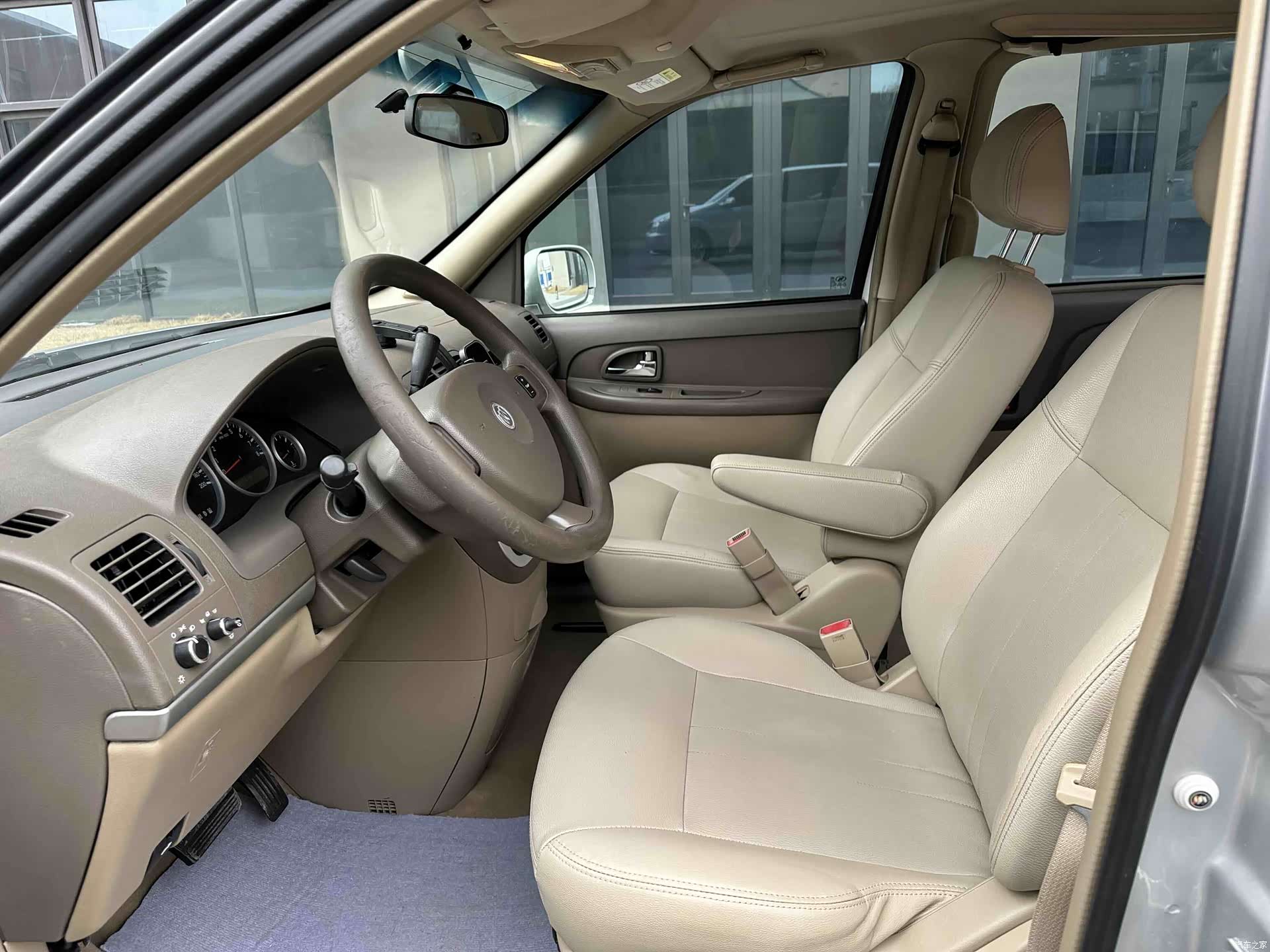 Buick GL8, 2015 9