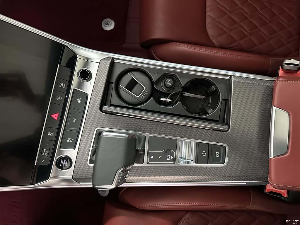 Audi A7L, 2025 11