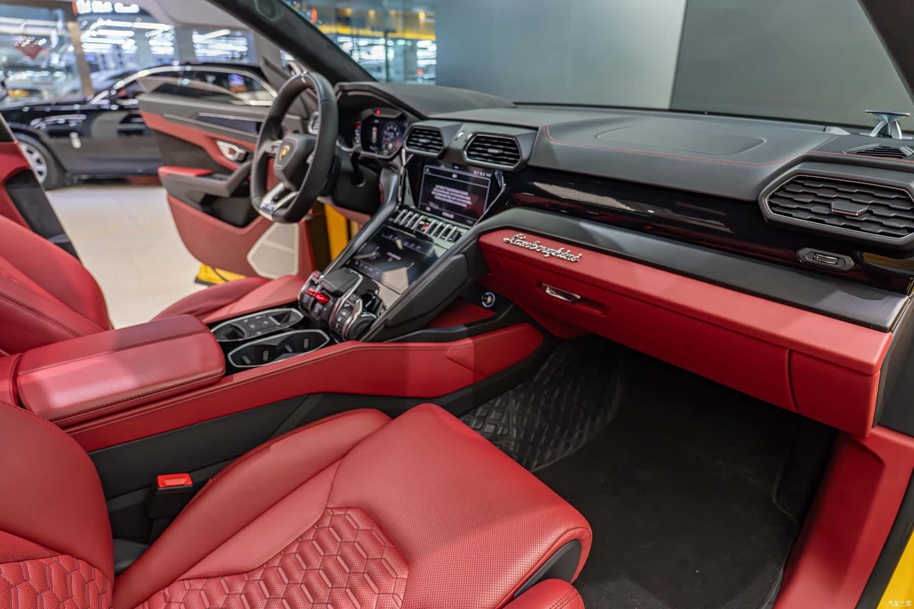 Lamborghini Urus, 2022 6