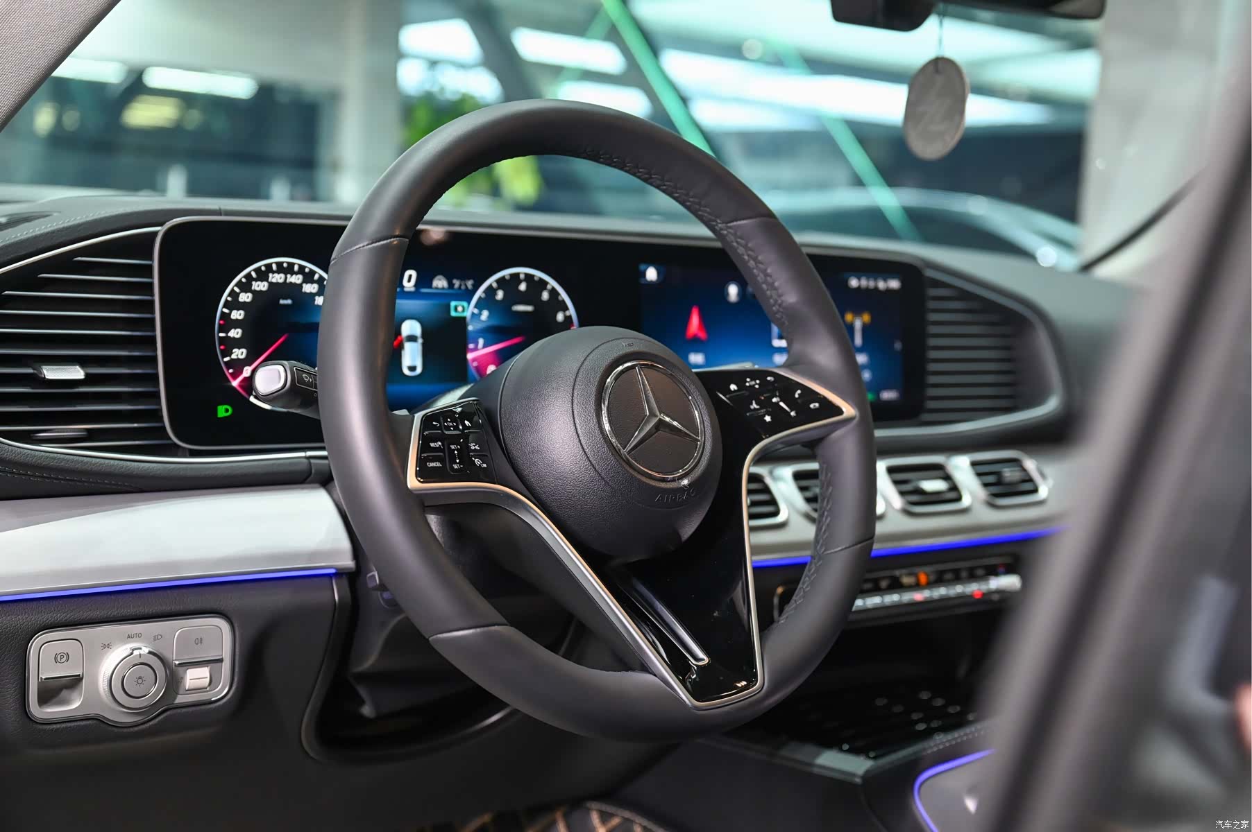 Mercedes-Benz GLE, 2024 12