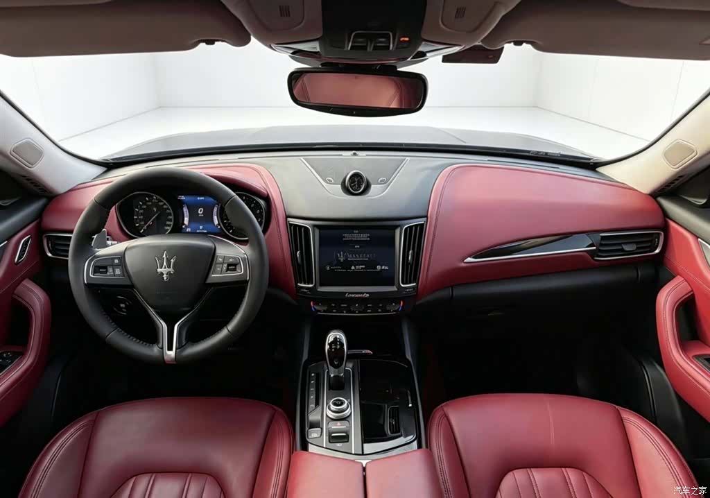 Maserati Levante, 2018 все фото