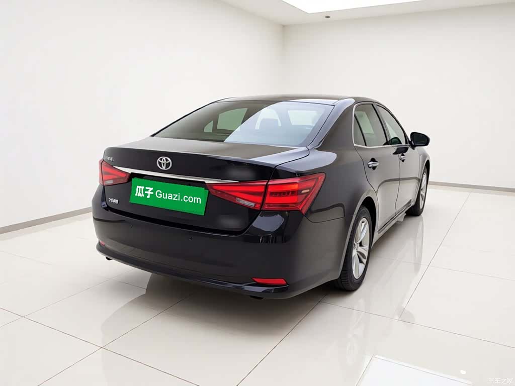 Toyota Crown, 2015 6