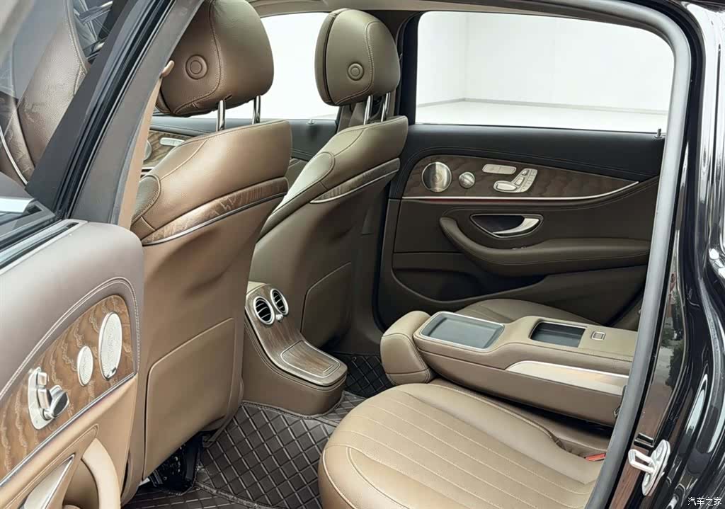Mercedes-Benz E-Class, 2023 6