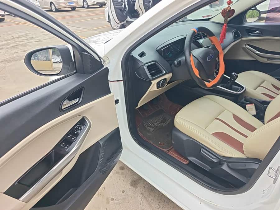 Ford Focus 2017, фото 16