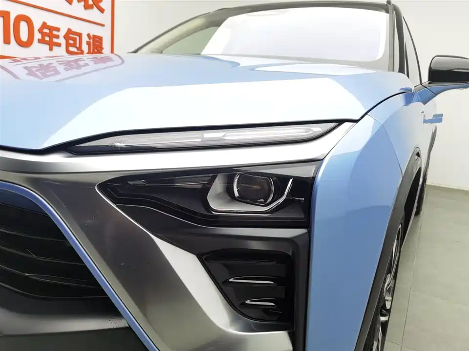 NIO ES8