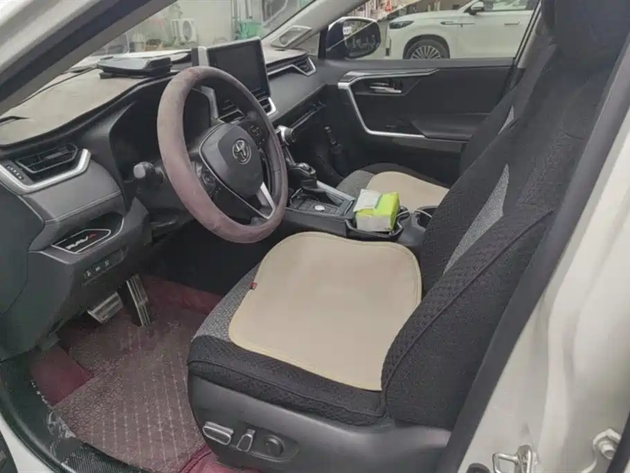 Toyota RAV4 Rongfang