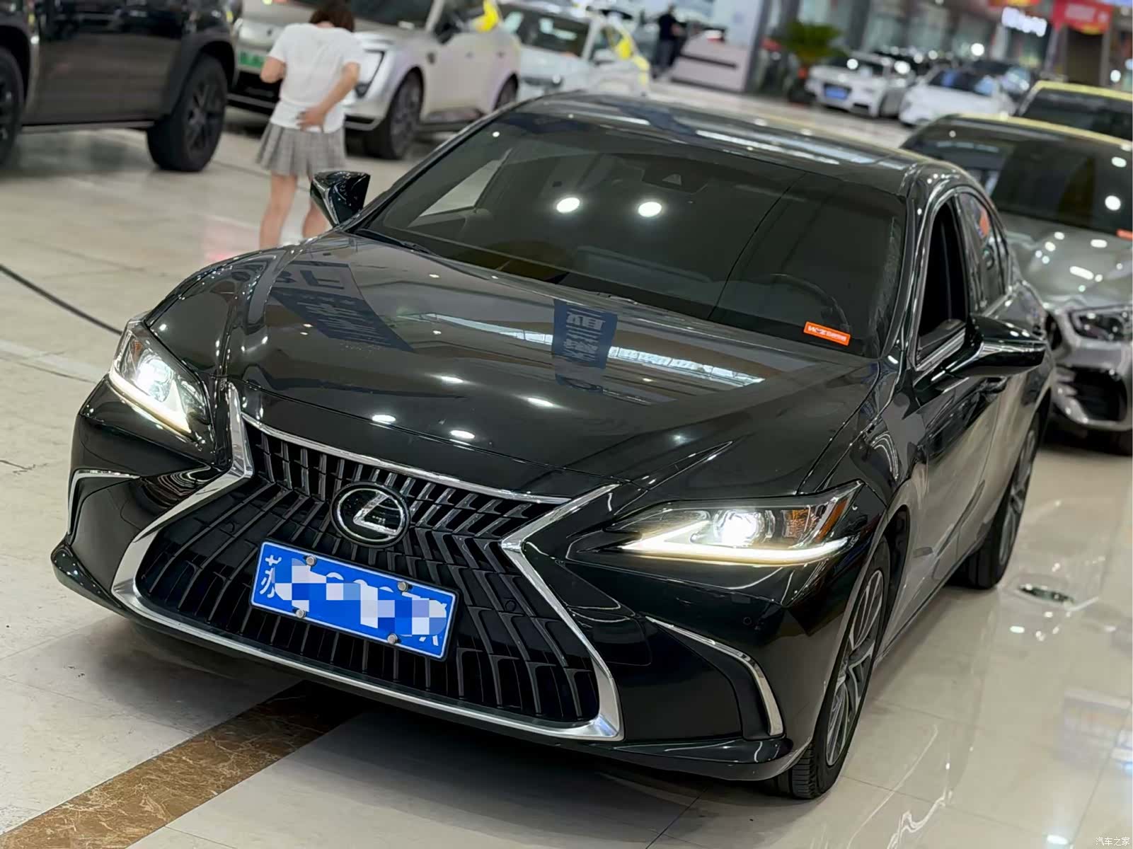 Lexus ES, 2023 1