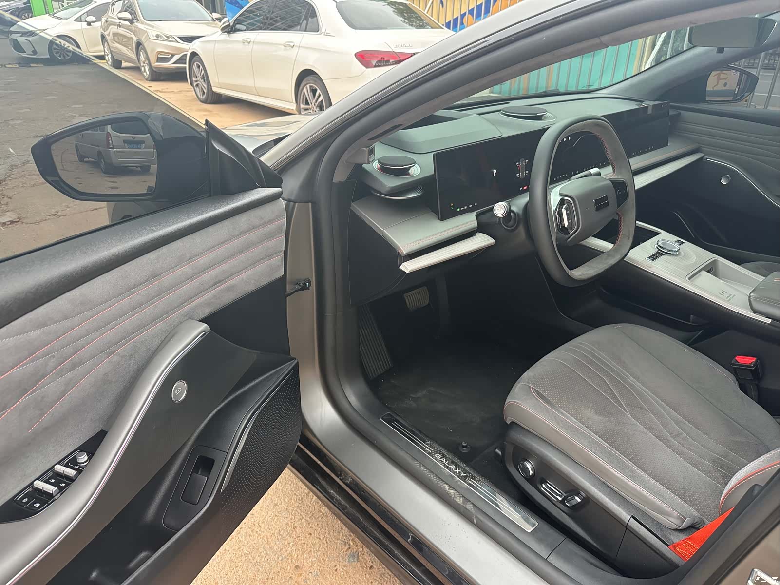 Geely E8, 2024 13