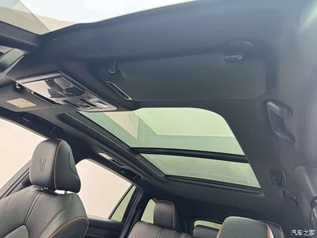 Toyota Crown, 2025 10
