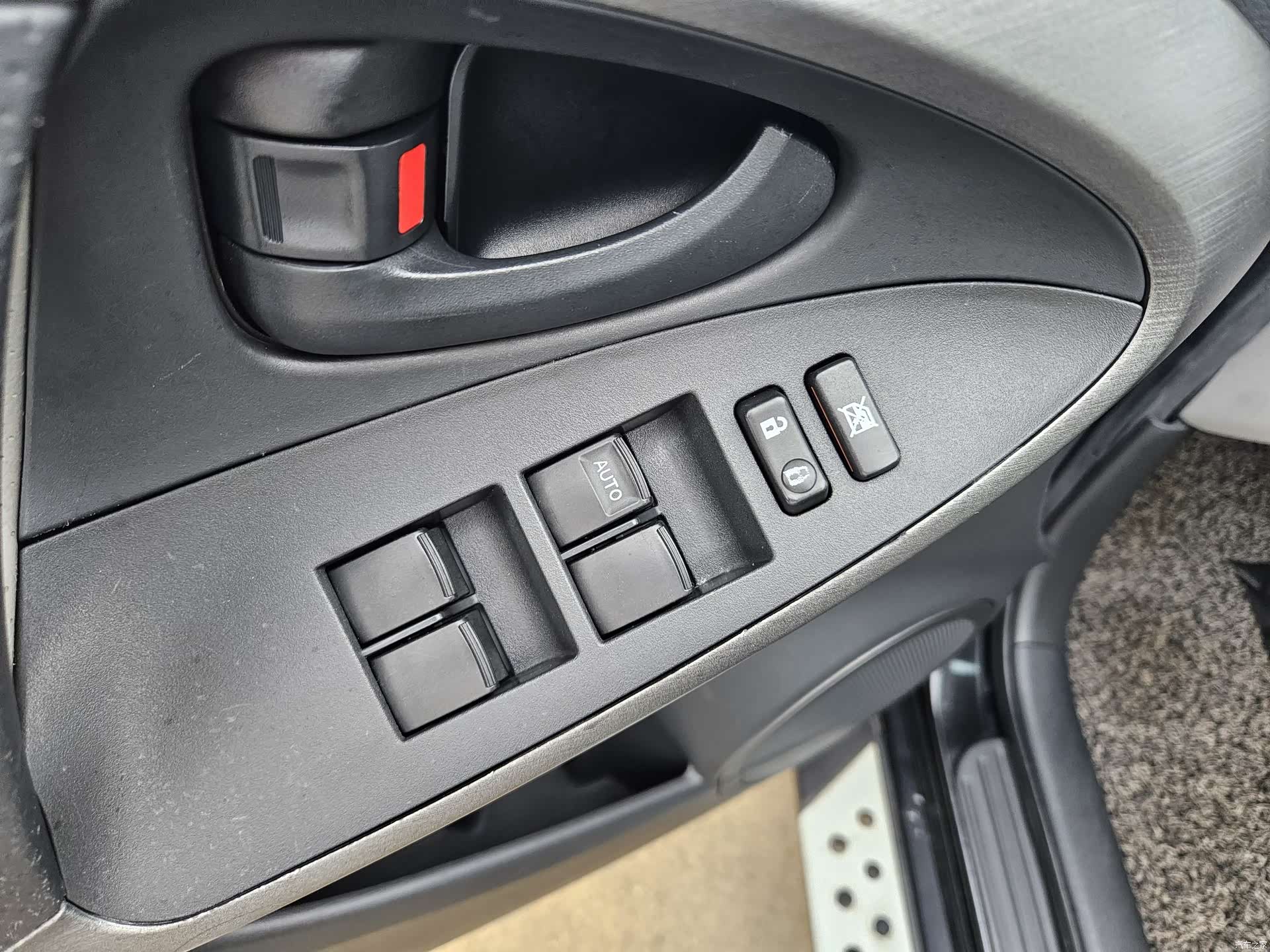 Toyota RAV4, 2011 6