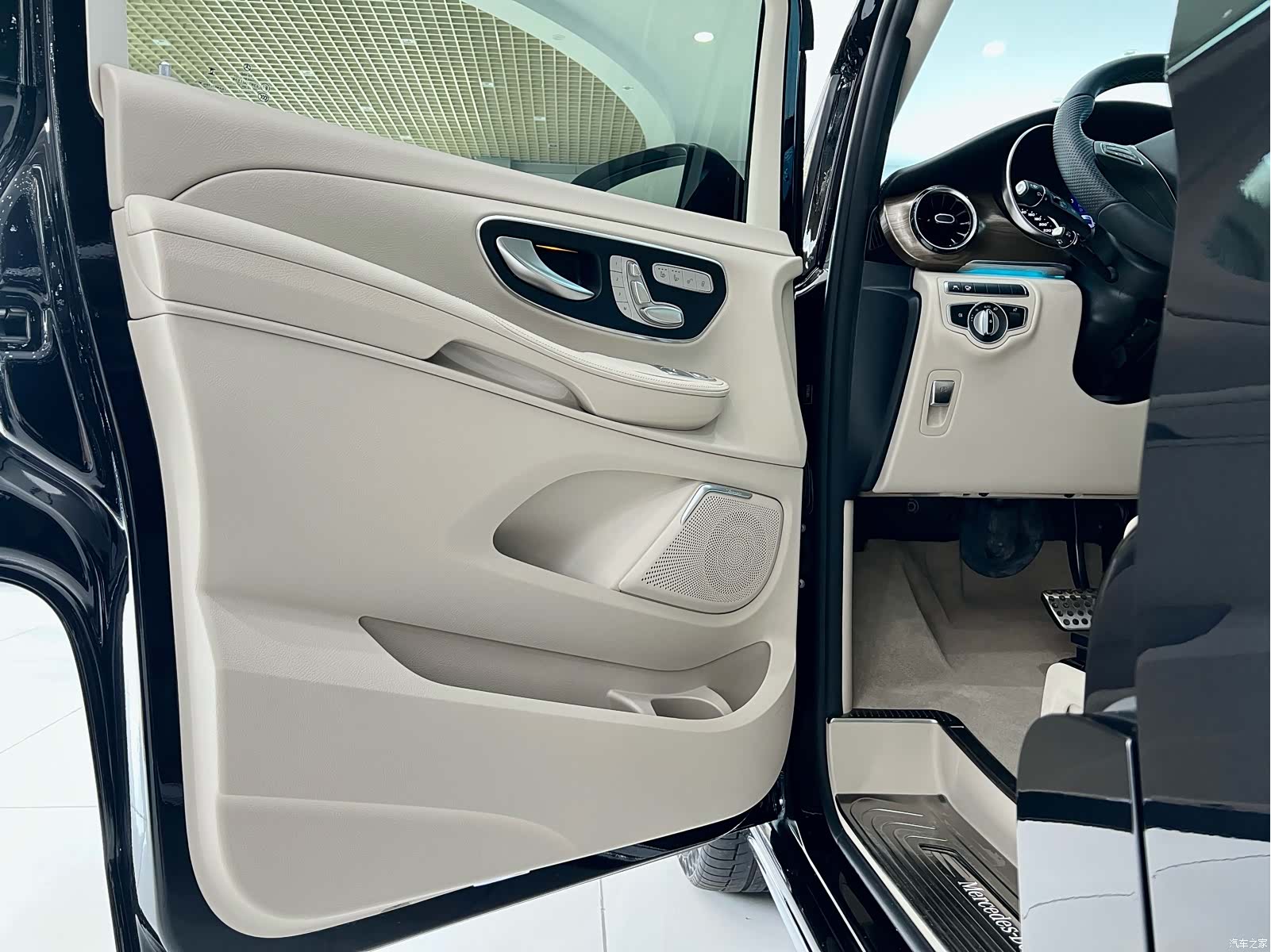 Mercedes-Benz V-Class, 2023 24