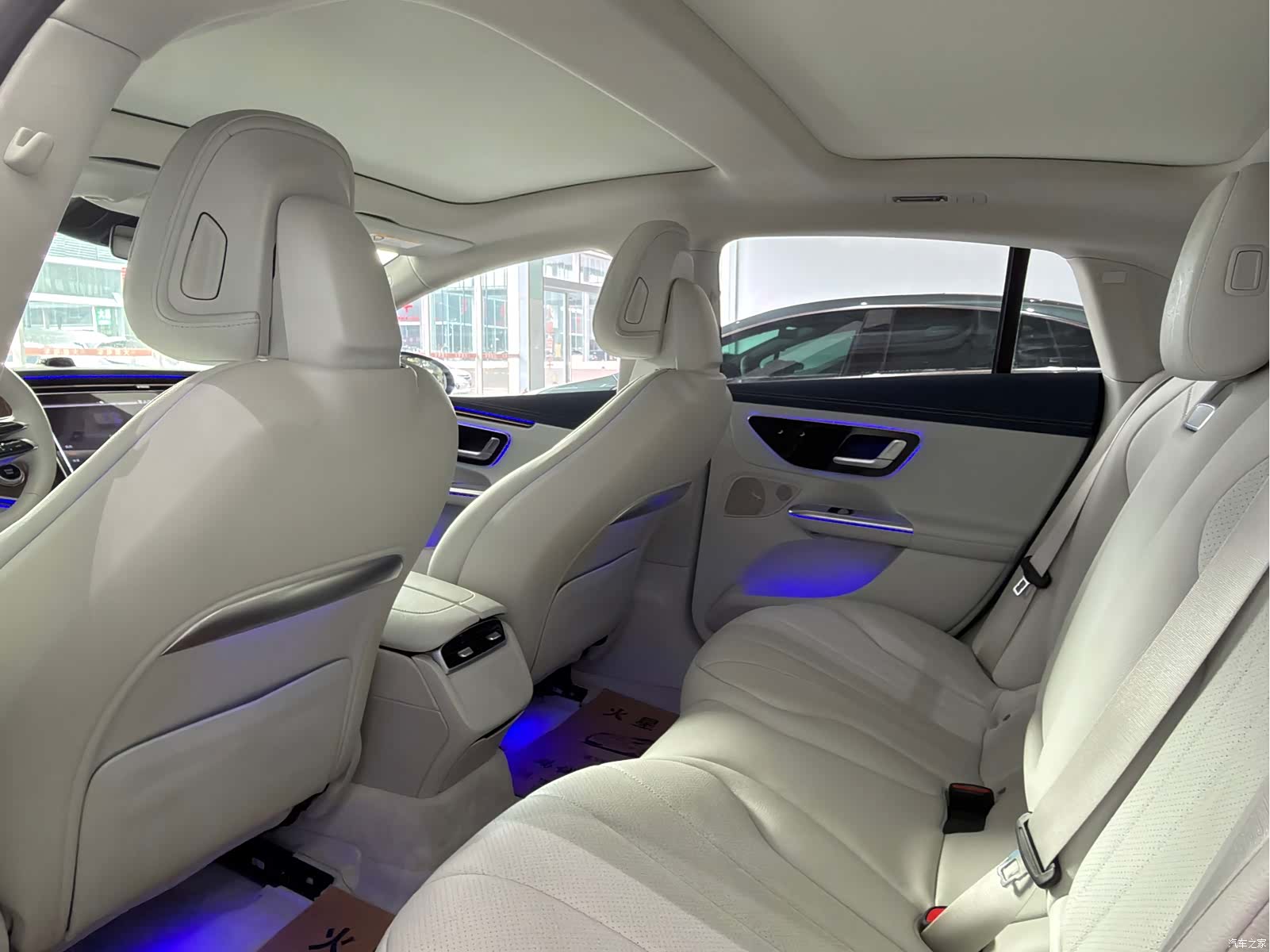 Mercedes-Benz EQE, 2023 9