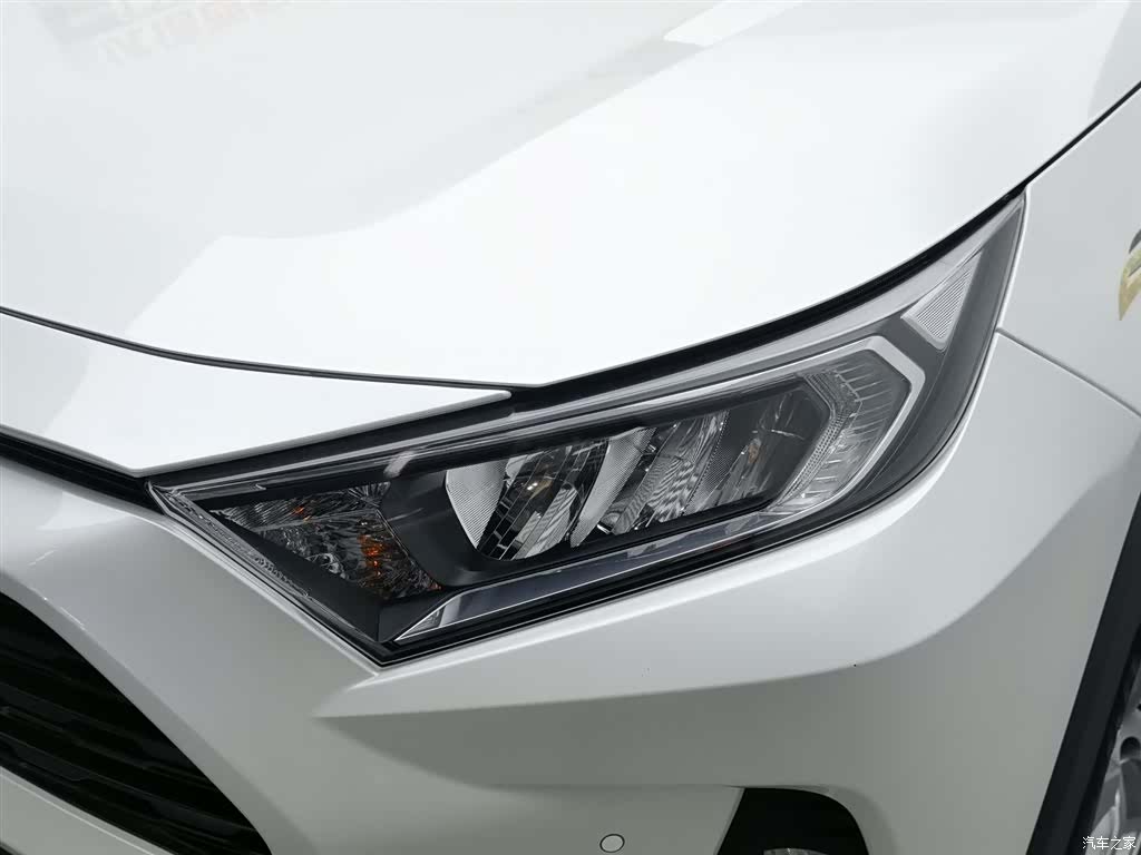 Toyota RAV4, 2021 7