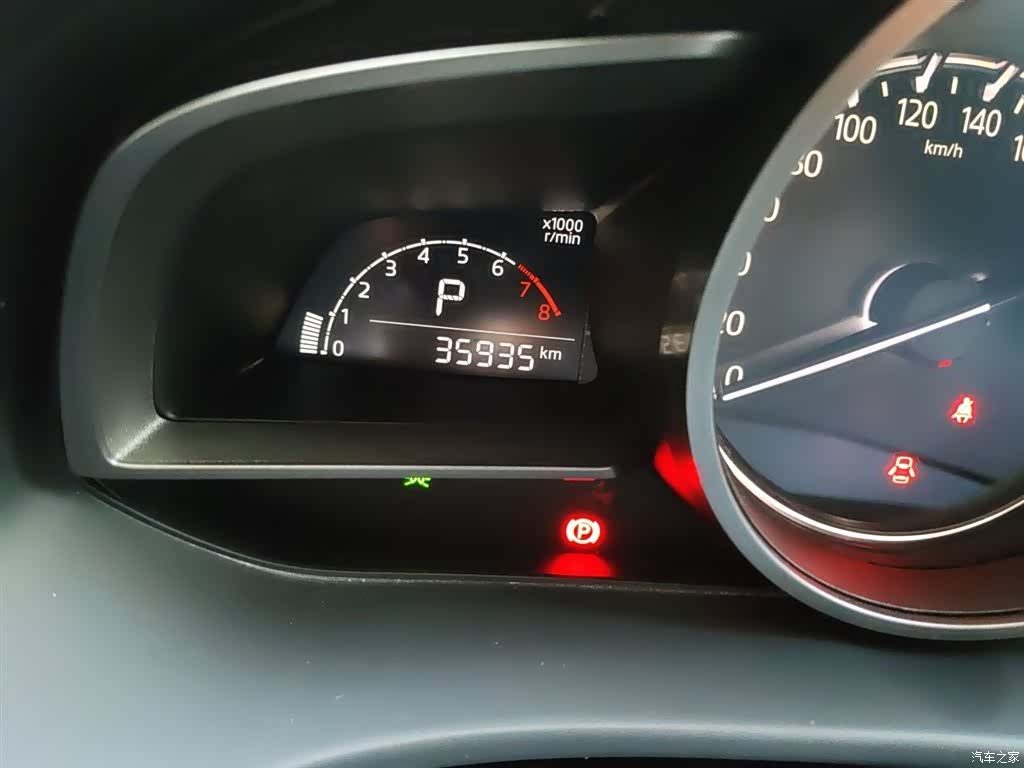 Mazda CX-4, 2020 все фото