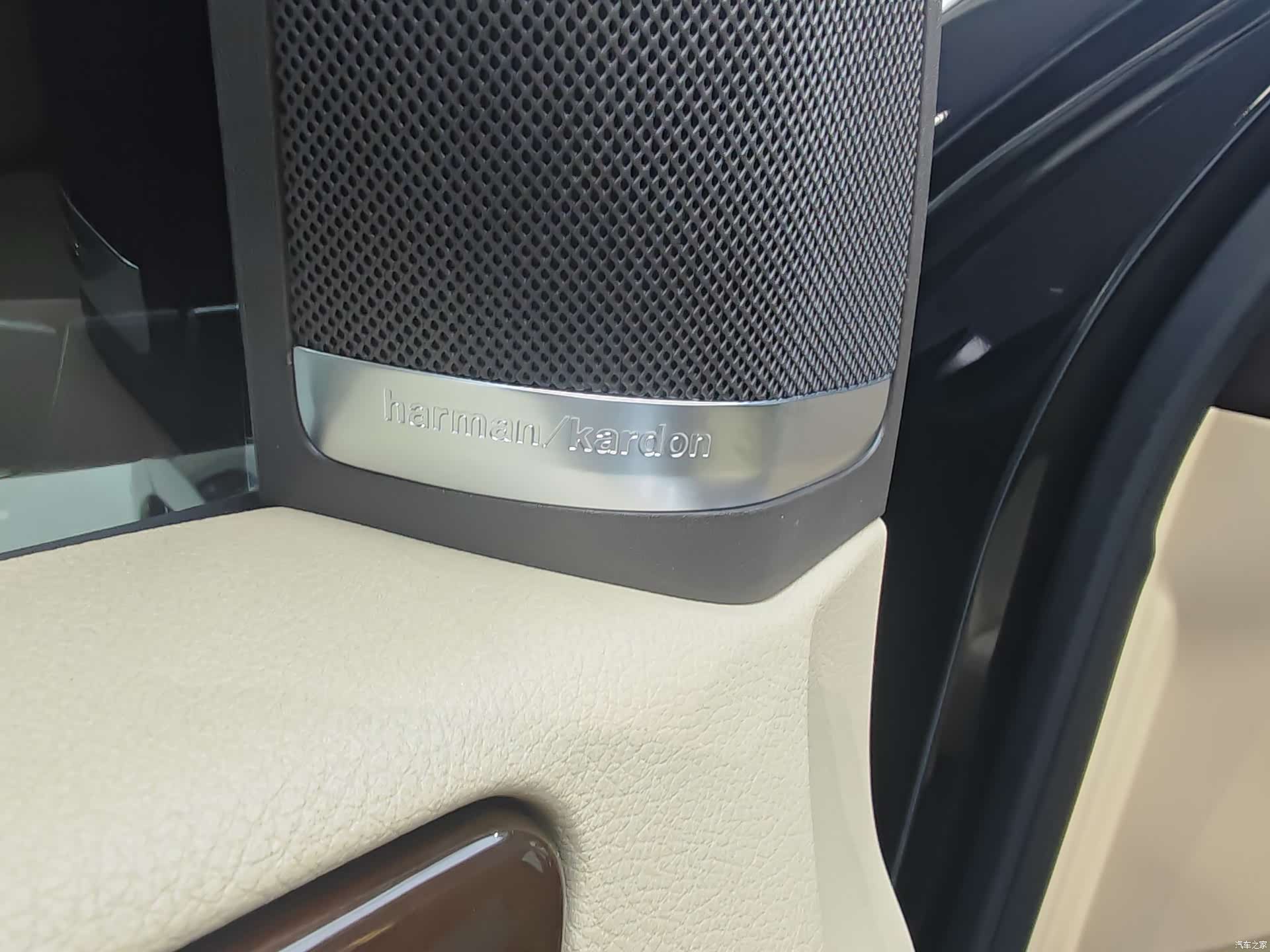 Mercedes-Benz GLS, 2017 27