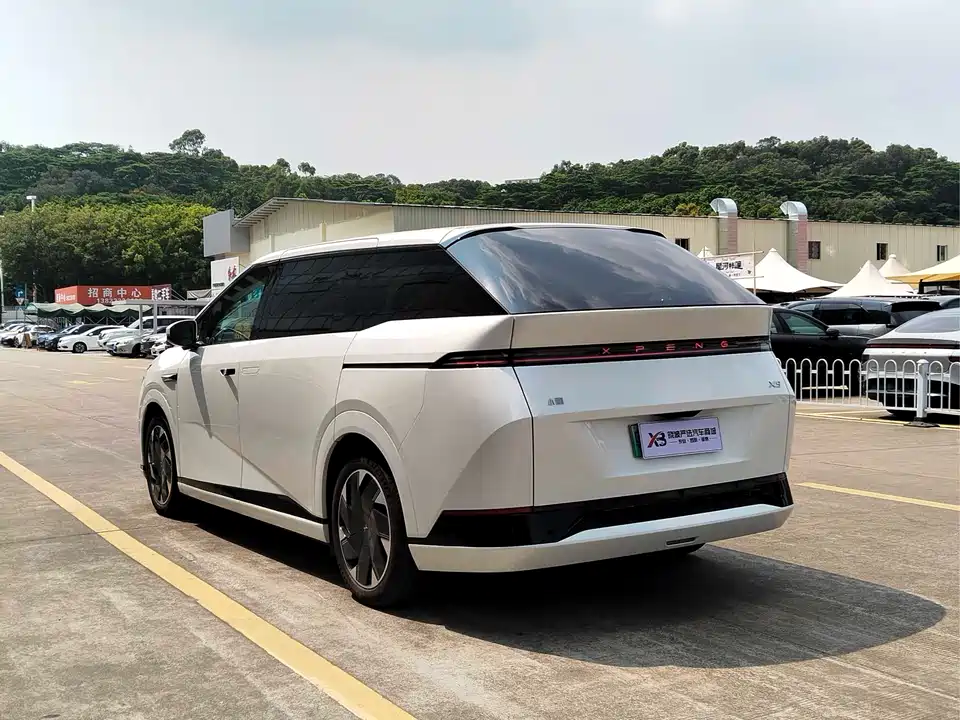 XPENG X9