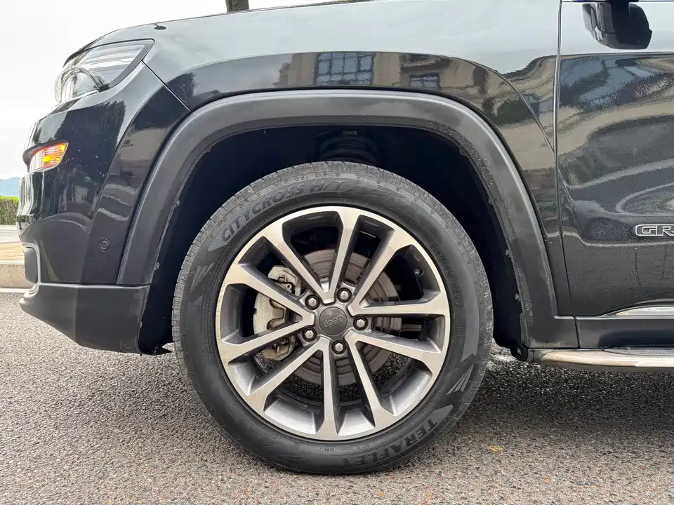 Jeep Grand Commander