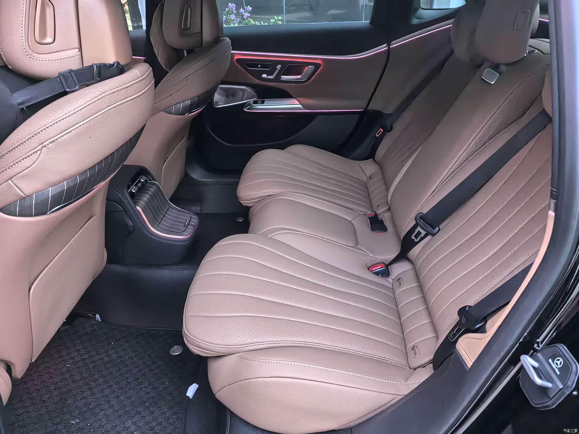 Mercedes-Benz E-Class, 2025 8