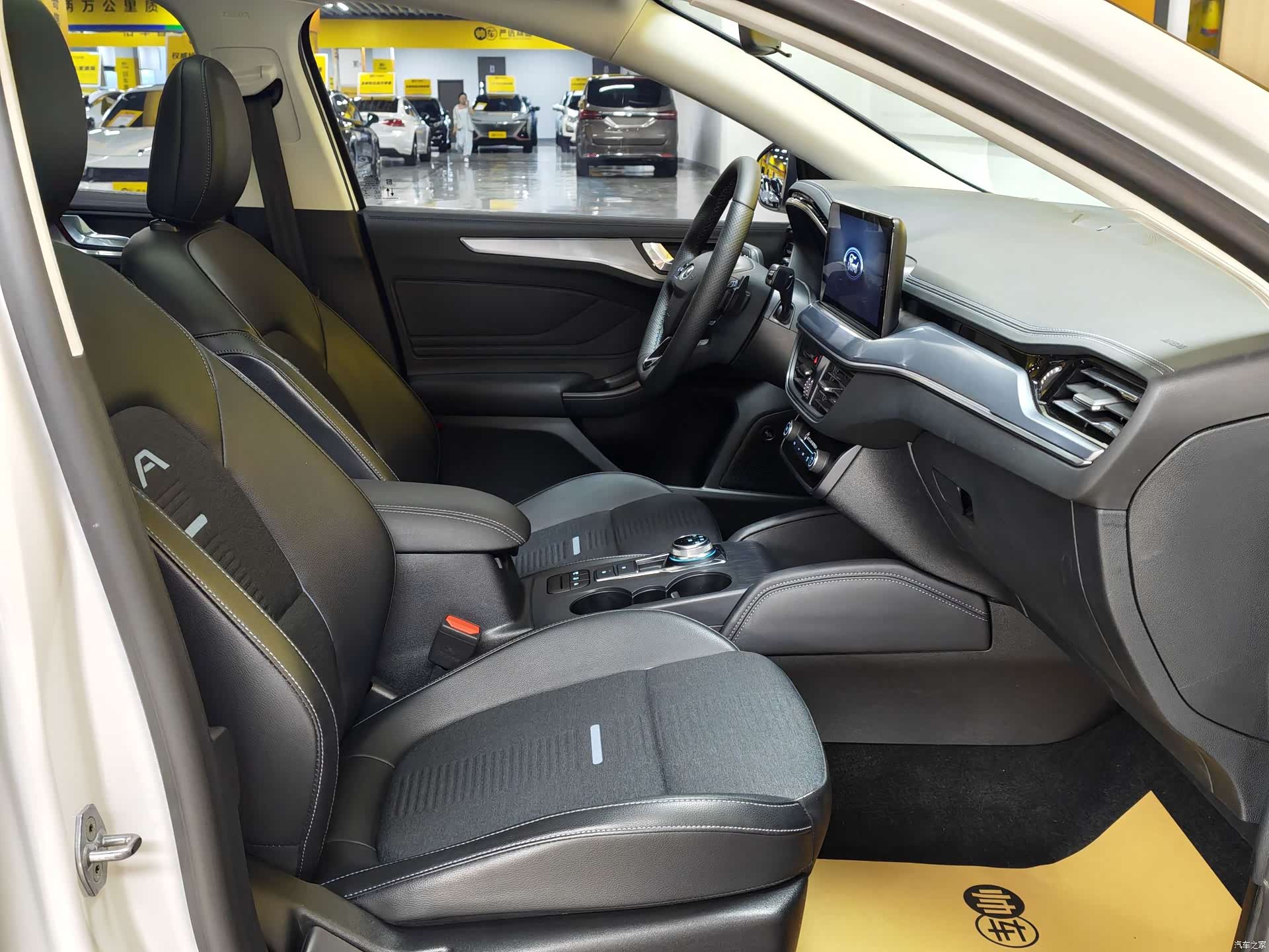 Ford Focus, 2022 14