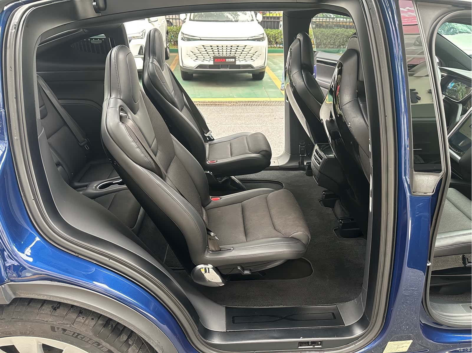 Tesla Model X, 2017 8