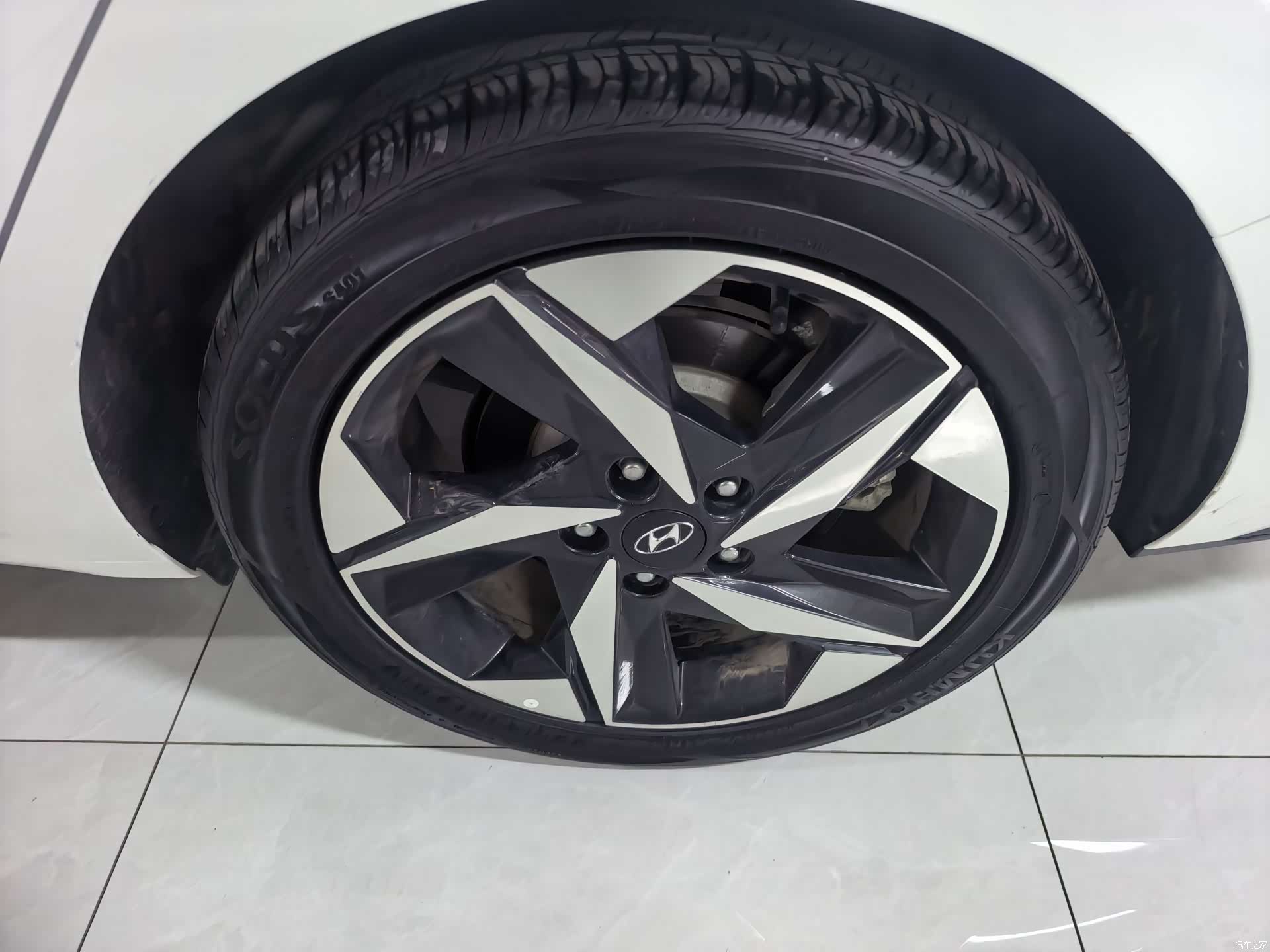 Hyundai Elantra, 2023 4