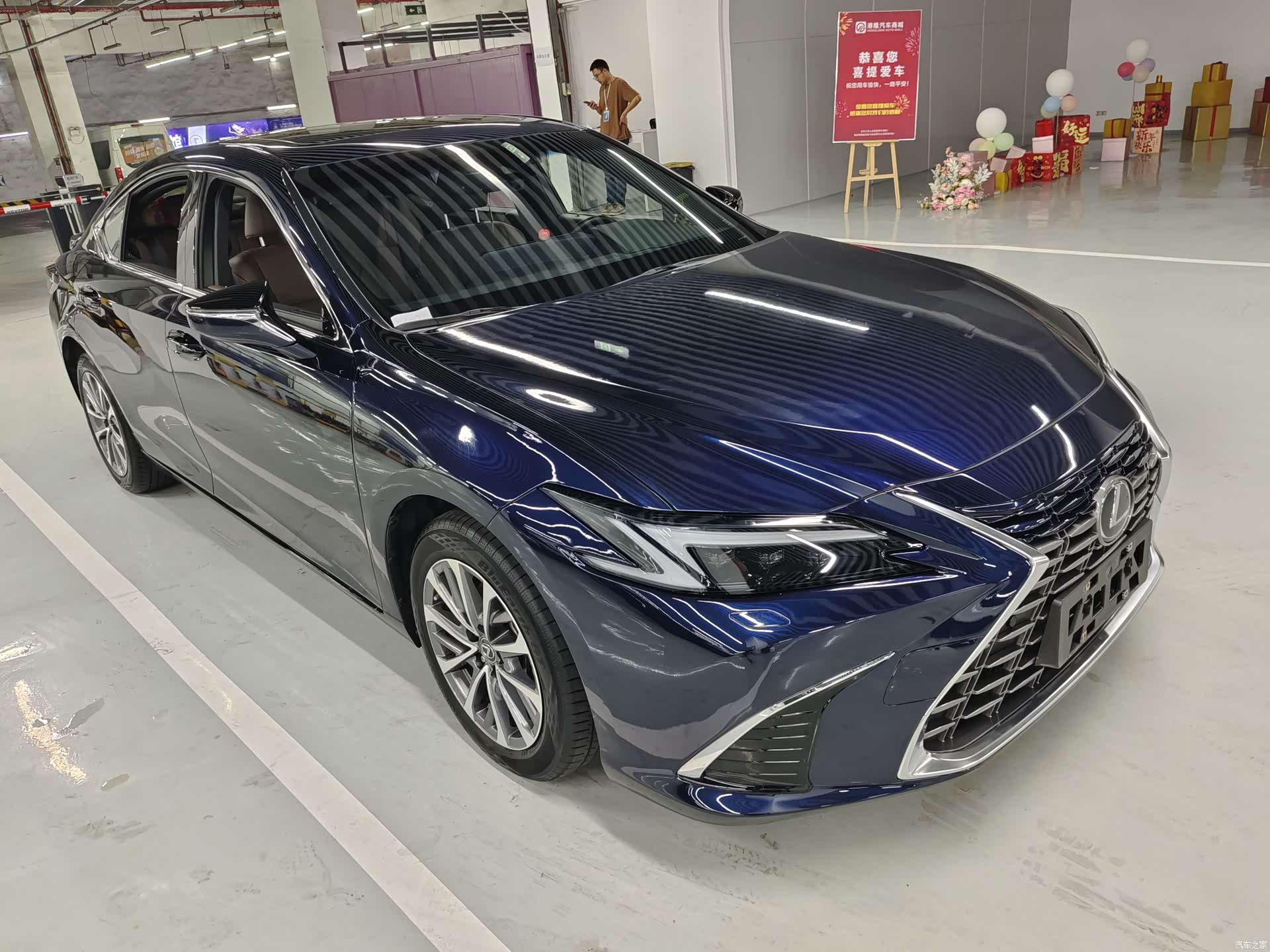 Lexus ES, 2025 3