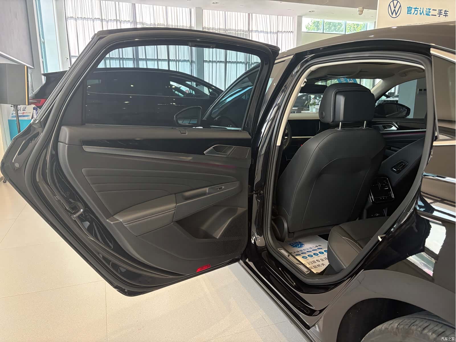 Volkswagen Passat, 2025 11