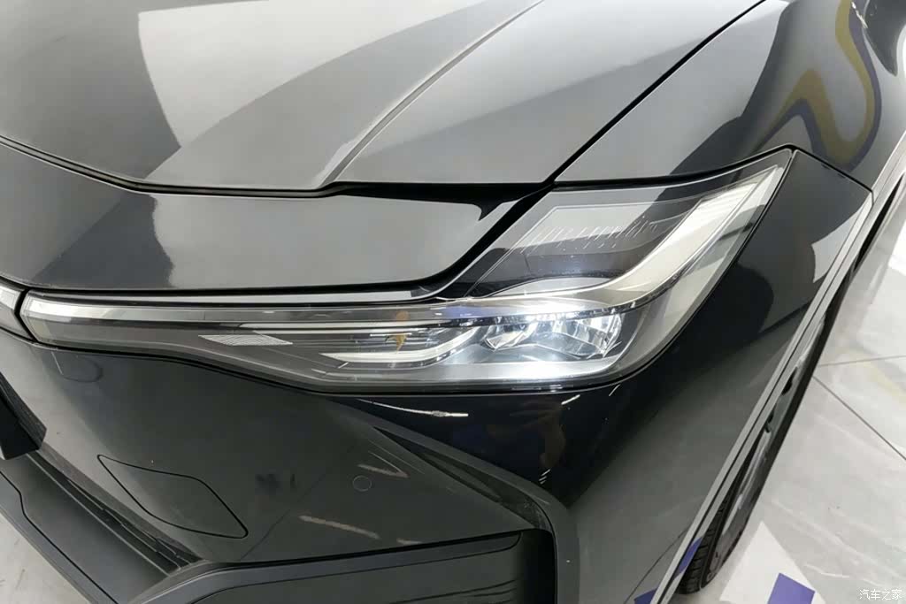 Toyota bZ3, 2026 все фото