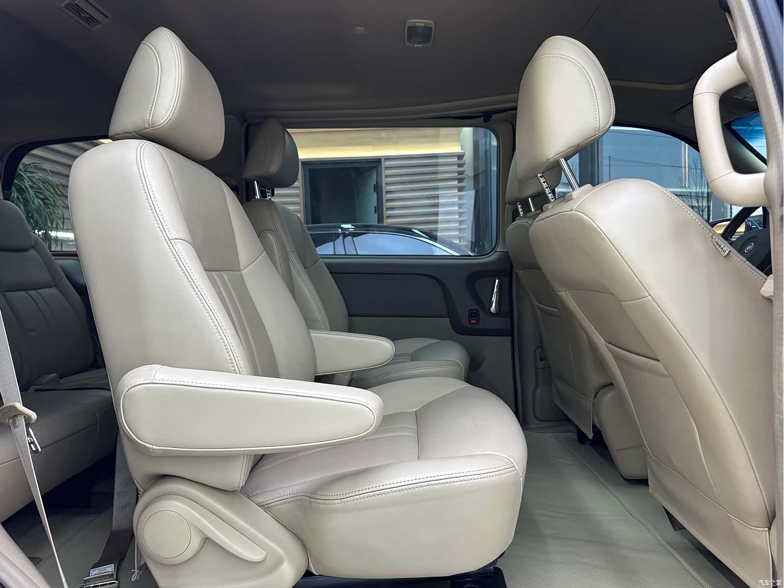 Buick GL8, 2012 14