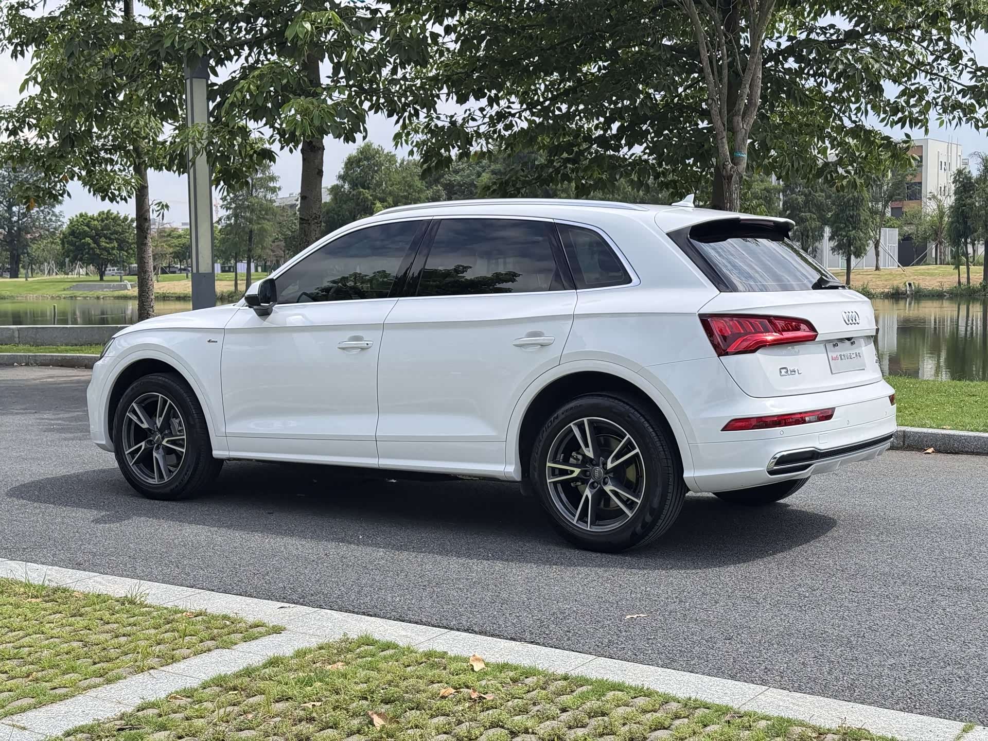 Audi Q5L, 2021 все фото
