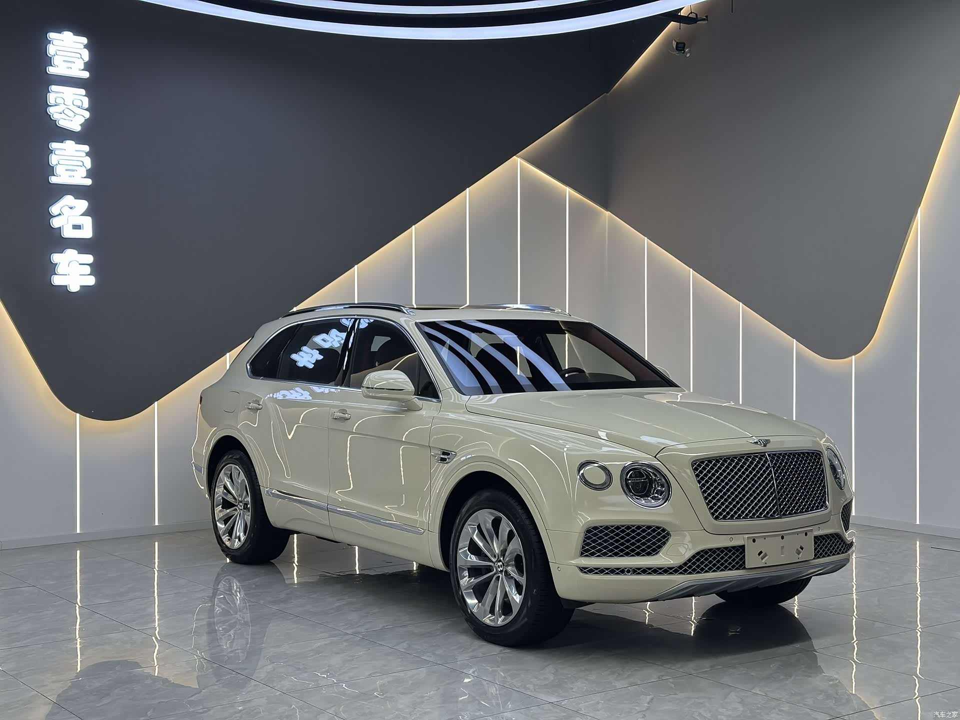 Bentley Bentayga, 2017 3