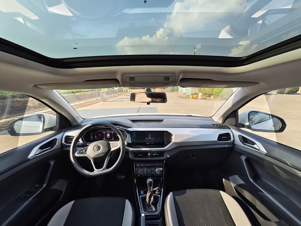 Volkswagen Exploring the shadow